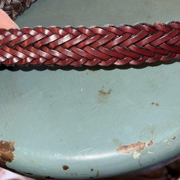 Land’s End Elegant Brown and Gold Leather Bag with Woven Texture. (TW 1) - Picture 6 of 8